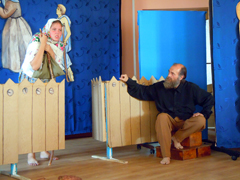 Спектакль "Необойденный дом" театральной студии собора "12". Увеличить изображение. Размер файла: 424,41 Kb [800X600]