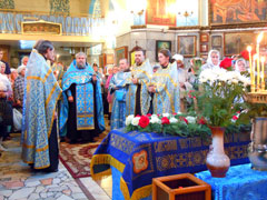 Всенощное бдение в день праздника Успения Божией Матери.Увеличить изображение. Размер файла: 182,55 Kb [800X600]