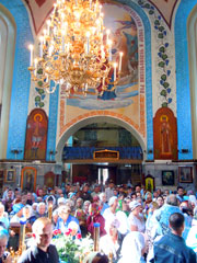 Праздничная Божественная литургия в день Успения Богородицы. Увеличить изображение. Размер файла: 181,58 Kb [600X800]