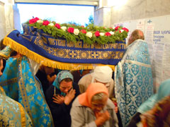 Чин Погребения Божией Матери в Свято-Вознесенском соборе. Увеличить изображение. Размер файла: 149,6 Kb [800X600]