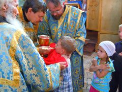 Благословение учащихся на новый учебный год.Увеличить изображение. Размер файла: 151,46 Kb [800X600]