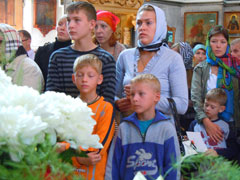 Благословение учащихся на новый учебный год.Увеличить изображение. Размер файла: 121,7 Kb [800X600]