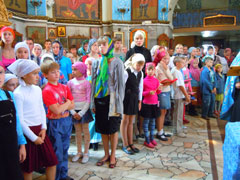 Благословение учащихся на новый учебный год.Увеличить изображение. Размер файла: 158,87 Kb [800X600]