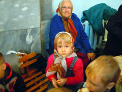 Причащение учащихся воскресной школы Боровецкого храма. Увеличить изображение. Размер файла: 451,1 Kb [800X600]