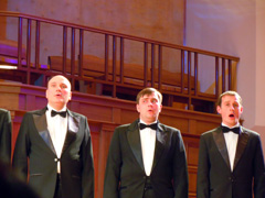 Хор под управлением Альберта Мишина в органном зале. Увеличить изображение. Размер файла: 158,94 Kb [800X600]