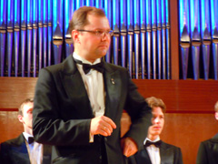 Хор под управлением Альберта Мишина в органном зале. Увеличить изображение. Размер файла: 184,87 Kb [800X600]