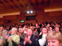Хор под управлением Альберта Мишина в органном зале. Увеличить изображение. Размер файла: 183,84 Kb [800X600]