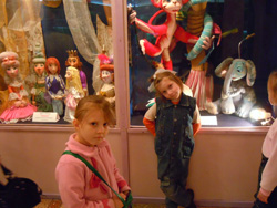 Воскресная школа в театре кукол. Увеличить изображение. Размер файла: 193,74 Kb [800X600]