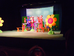 Воскресная школа в театре кукол. Увеличить изображение. Размер файла: 120,91 Kb [800X600]