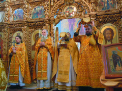 Богослужение в день святителя Николая Чудотворца. Увеличить изображение. Размер файла: 279,47 Kb [800X600]