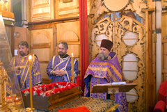 Всенощное бдение и чин Воздвижения Креста. Увеличить изображение. Размер файла: 471,81 Kb [800X536]