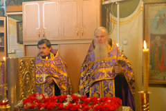 Всенощное бдение и чин Воздвижения Креста. Увеличить изображение. Размер файла: 409,14 Kb [800X536]