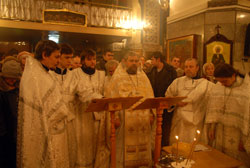 Ночное богослужение в праздник Крещения Господня в Боровецкой церкви. Увеличить изображение. Размер файла: 99,46 Kb [800X536]