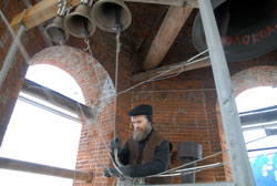 Праздничный молебен и крестный ход в день праздника Крещения Господня. Увеличить изображение. Размер файла: 93,62 Kb [800X536]