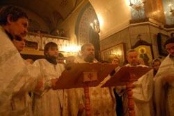 Ночное богослужение в праздник Крещения Господня в Боровецкой церкви. Увеличить изображение. Размер файла: 88,65 Kb [800X536]