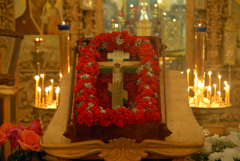 Всенощное бдение и чин Воздвижения Креста. Увеличить изображение. Размер файла: 385,53 Kb [800X536]