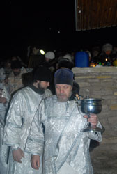 Ночное богослужение в праздник Крещения Господня в Боровецкой церкви. Увеличить изображение. Размер файла: 78,17 Kb [536X800]