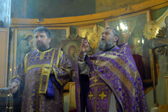 Божественная литургия в день Воздвижения Креста Господня. Увеличить изображение. Размер файла: 440,75 Kb [800X536]