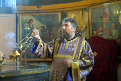 Божественная литургия в день Воздвижения Креста Господня. Увеличить изображение. Размер файла: 414,15 Kb [800X536]