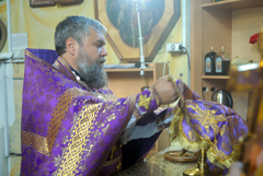 Божественная литургия в день Воздвижения Креста Господня. Увеличить изображение. Размер файла: 383,34 Kb [800X536]