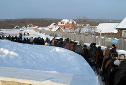 Родник Боровецкой церкви в день праздника Крещения Господня. Увеличить изображение. Размер файла: 85,01 Kb [800X536]