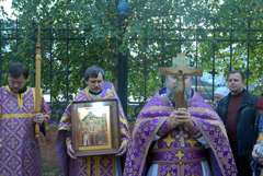 Божественная литургия в день Воздвижения Креста Господня. Увеличить изображение. Размер файла: 593,31 Kb [800X536]