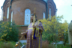 Божественная литургия в день Воздвижения Креста Господня. Увеличить изображение. Размер файла: 555,61 Kb [800X536]