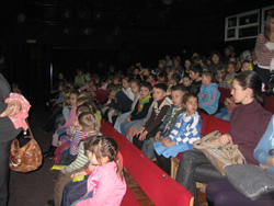 Воскресная школа в театре кукол. Увеличить изображение. Размер файла: 190,99 Kb [800X600]