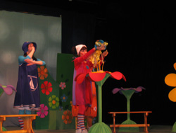 Воскресная школа в театре кукол. Увеличить изображение. Размер файла: 143,13 Kb [800X600]