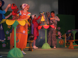 Воскресная школа в театре кукол. Увеличить изображение. Размер файла: 210,13 Kb [800X600]