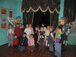 Воскресная школа в театре кукол. Увеличить изображение. Размер файла: 242,53 Kb [800X600]