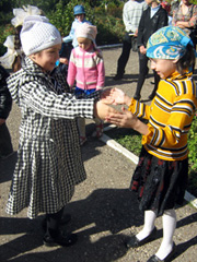 Начало учебного года в детской Воскресной школе. Увеличить Размер файла: 464,99 Kb [800X1067]