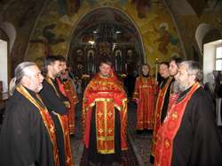 Всенощное бдение в Орловском храме в день Антипасхи. Увеличить изображение. Размер файла: 225,62 Kb [800X600]