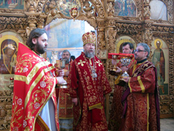 Архиерейское богослужение в Боровецкой церкви в день Антипасхи. Увеличить изображение. Размер файла: 292,89 Kb [800X600]