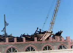 Работы на месте пожара храма в Набережных Челнах. Увеличить изображение. Размер файла: 111,52 Kb [788X569]