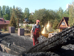 Работы на месте пожара храма в Набережных Челнах. Увеличить изображение. Размер файла: 225,24 Kb [800X600]