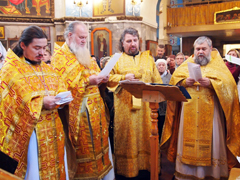 Празднчные богослужения в день памяти святителя Николая. Увеличить изображение. Размер файла: 302 Kb [800X600]