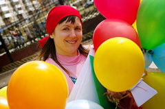 Пасхальные гуляния в Боровецкой церкви. Фото: Виталий Околеснов. Увеличить до размера: 90,73 Kb [700X465]