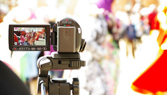 Пасхальные гуляния в Боровецкой церкви. Фото: Виталий Околеснов. Увеличить до размера: 69,85 Kb [700X399]