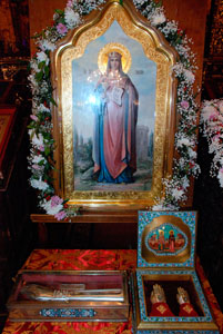 Мощи святых Киприана и Иустинии, и св. Варвары.Увеличить изображение. Размер файла: 375,44 Kb [800X1195]