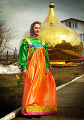 Пасхальные гуляния в Боровецкой церкви. Фото: Виталий Околеснов. Увеличить до размера: 90,97 Kb [422X604]