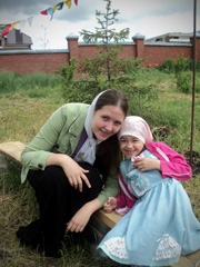 "Наша смена" при Боровецком храме. Увеличить изображение. Размер файла: 205,57 Kb [600X800]