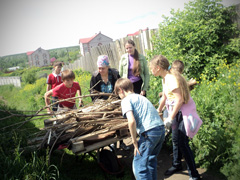 "Наша смена" при Боровецком храме. Увеличить изображение. Размер файла: 271,71 Kb [800X600]