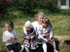 "Наша смена" при Боровецком храме. Увеличить изображение. Размер файла: 278,39 Kb [800X600]