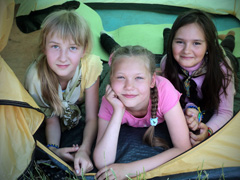 "Наша смена" при Боровецком храме. Увеличить изображение. Размер файла: 198,95 Kb [800X600]