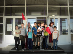 "Наша смена" при Боровецком храме. Увеличить изображение. Размер файла: 185,79 Kb [800X600]