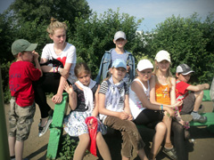 "Наша смена" при Боровецком храме. Увеличить изображение. Размер файла: 273,66 Kb [800X600]