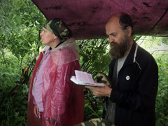 "Наша смена" при Боровецком храме. Увеличить изображение. Размер файла: 222,26 Kb [800X600]