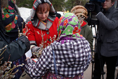Благотворительная ярмарка в день Вербного воскресенья. Увеличить изображение. Размер фала: 245,08 Kb [800X536]