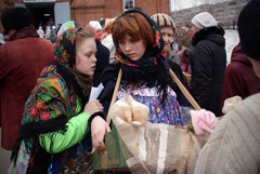 Благотворительная ярмарка в день Вербного воскресенья. Увеличить изображение. Размер фала: 219,96 Kb [800X536]